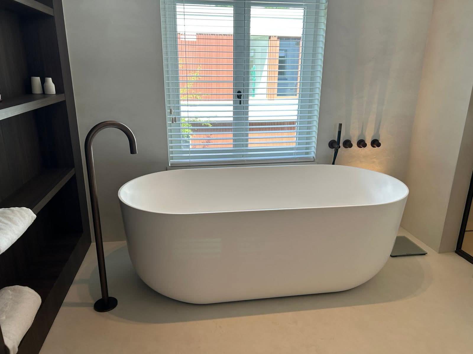 Seamless Bathroom Floor